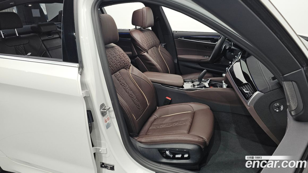 BMW 5-Series 530i M Sport Package, 2023