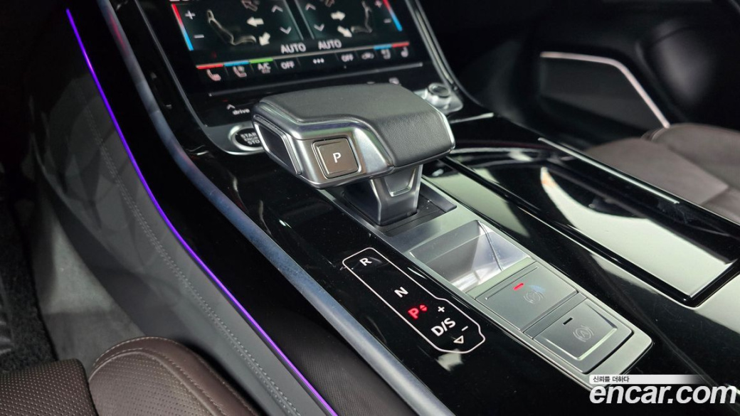 Audi A8 55 TFSI Quattro LWB, 2021