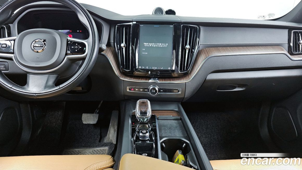 Volvo XC60 B5 Inscription, 2022