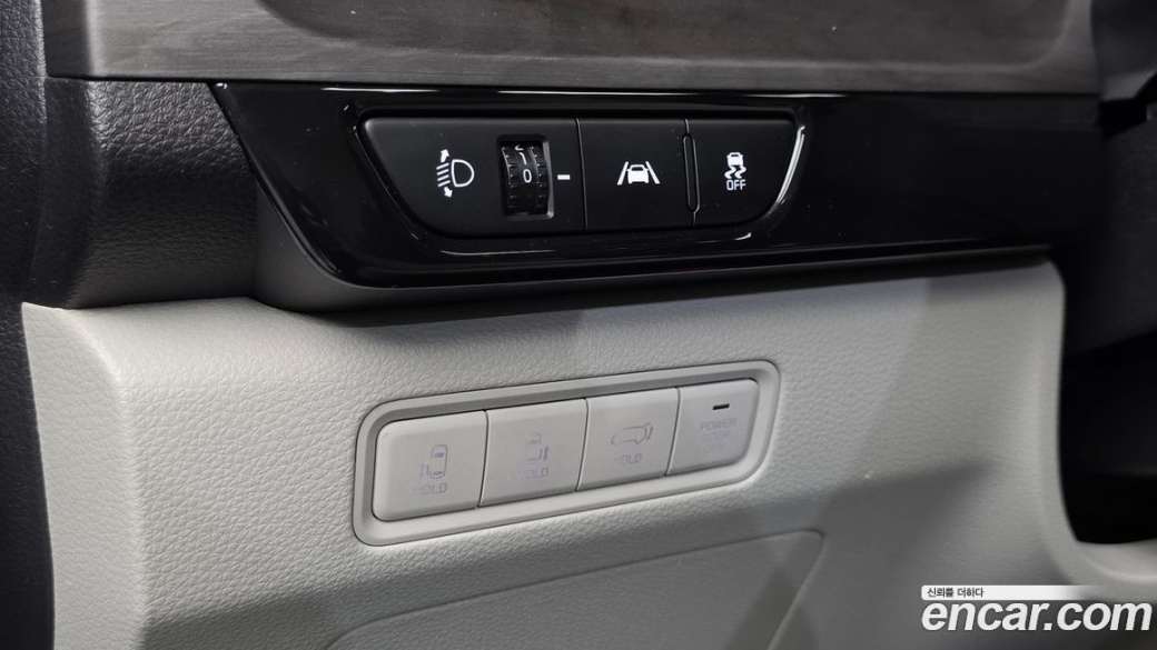 Kia Carnival 7-Seater Signature, 2023