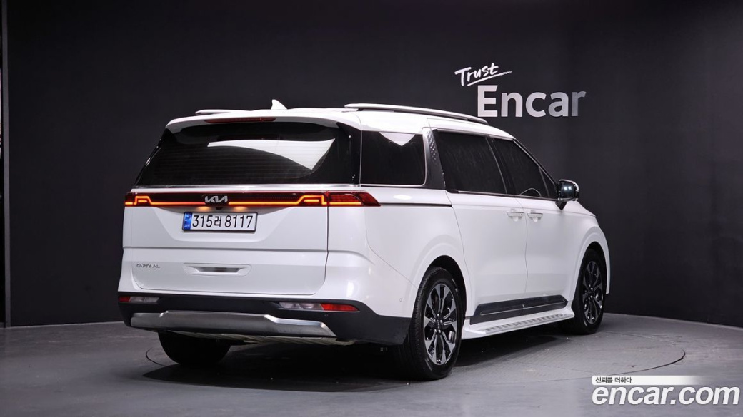 Kia Carnival 9-Seater Signature, 2023