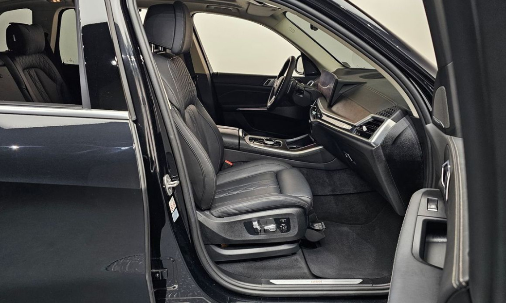 BMW X5 xDrive 40i xLine, 2024
