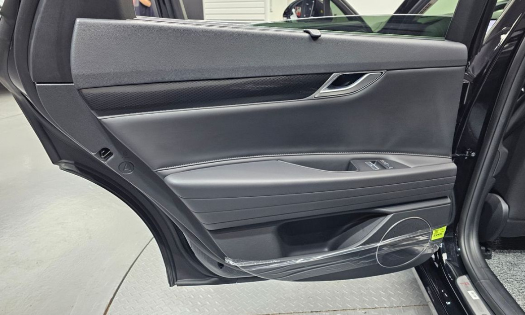 Genesis G80 Gasoline 2.5 Turbo AWD, 2025