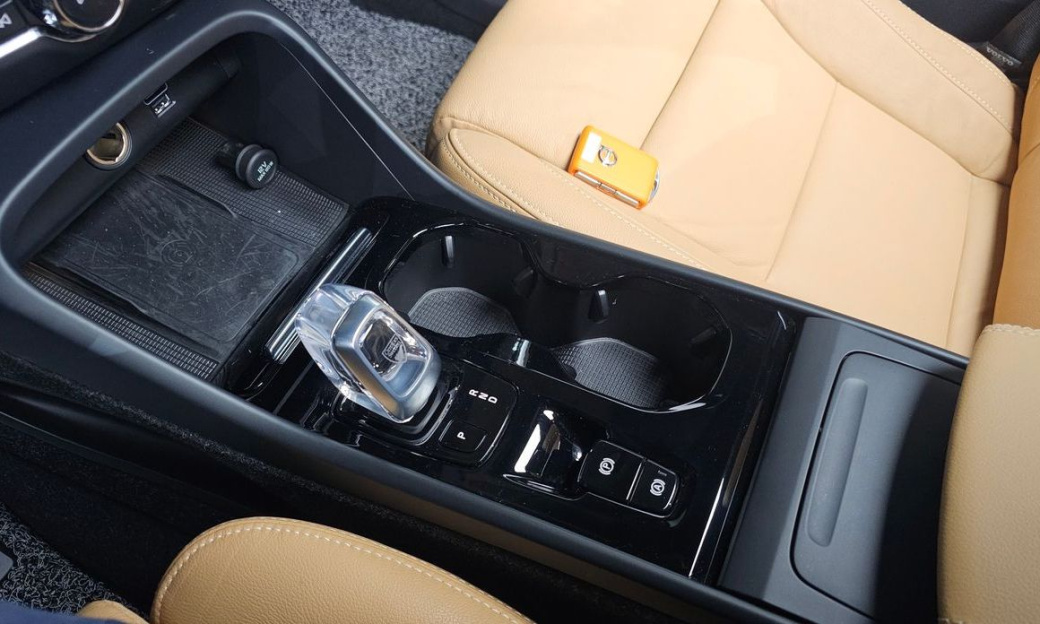 Volvo XC40 B4 Inscription, 2022