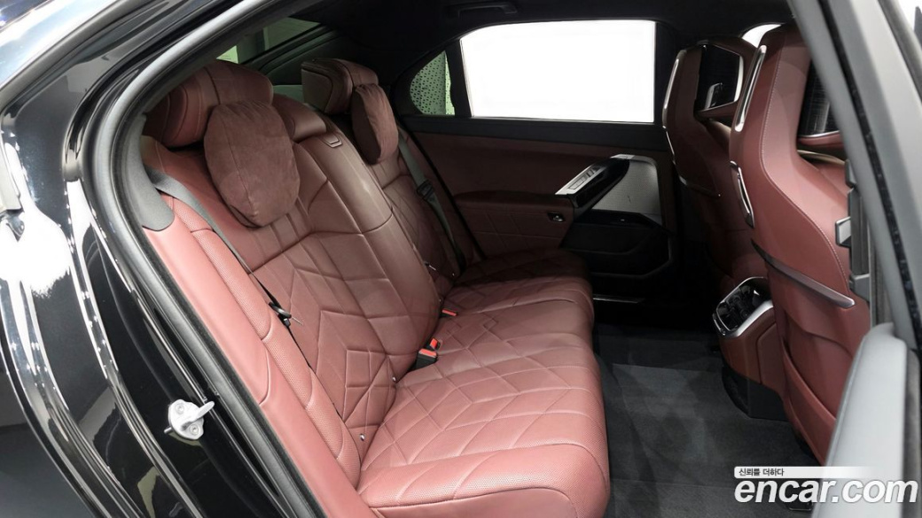 BMW 7-Series 740d xDrive M Sport, 2025