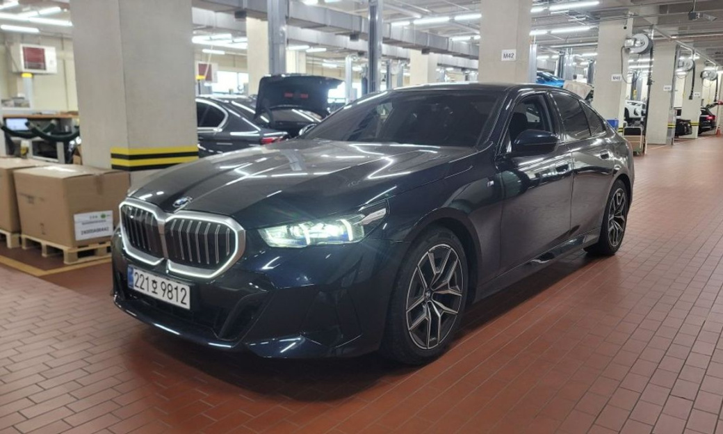 BMW 5-Series 520i M Sport, 2024
