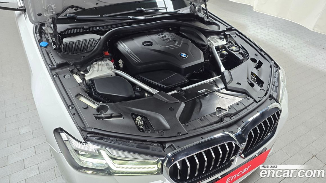 BMW 5-Series 520i M Sport, 2023