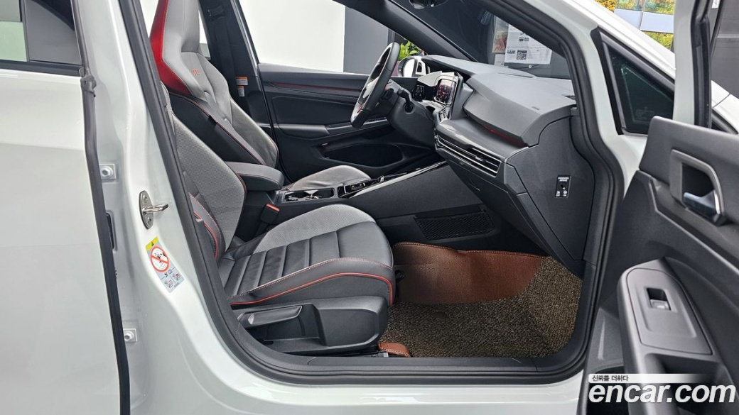 Volkswagen Golf 2.0 GTI, 2024