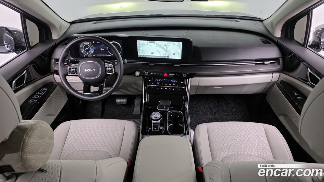 Kia Carnival 7-Seater Outdoor, 2023