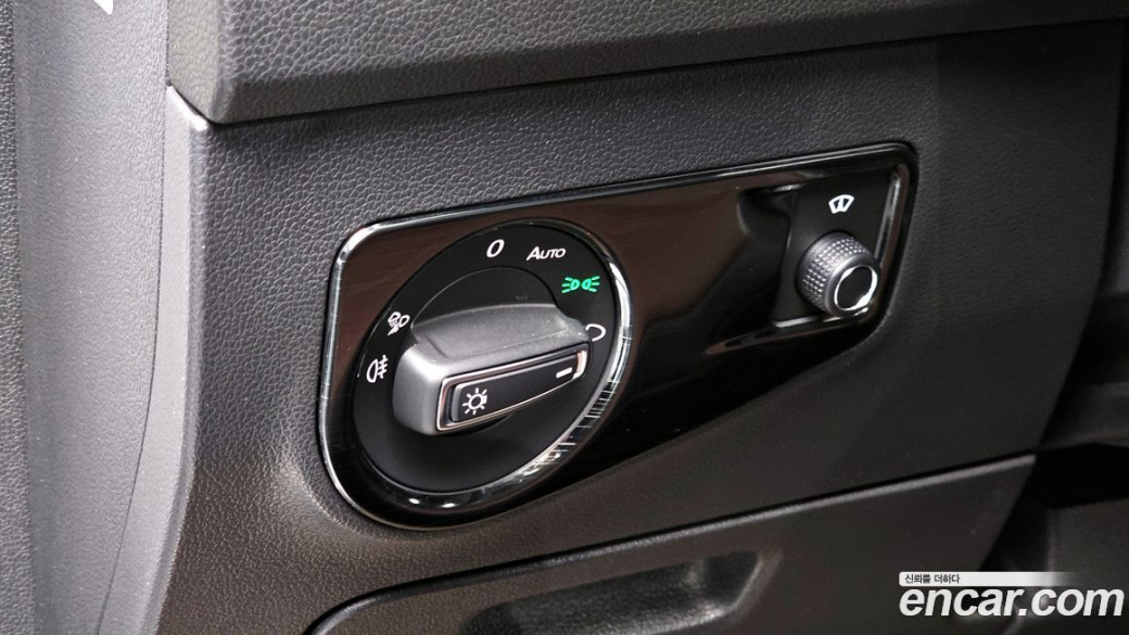 Volkswagen Tiguan 2.0 TSI Prestige, 2024