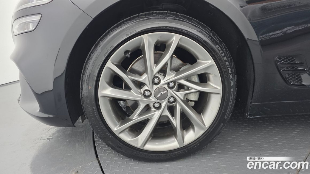 Genesis G70 Gasoline 2.0T 4WD, 2022