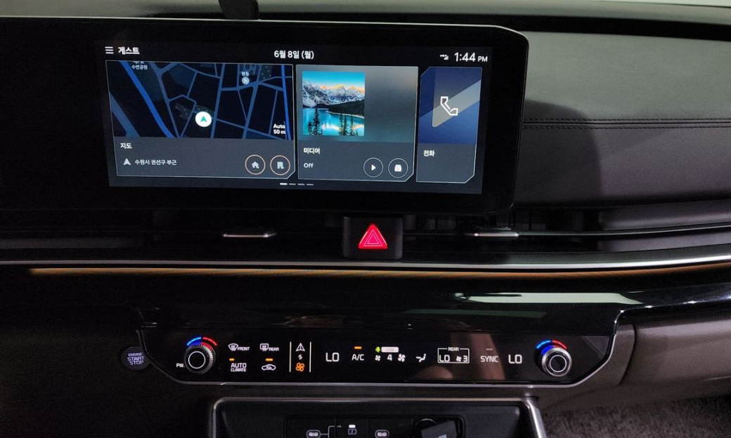 Kia Carnival 9-Seater Signature, 2025