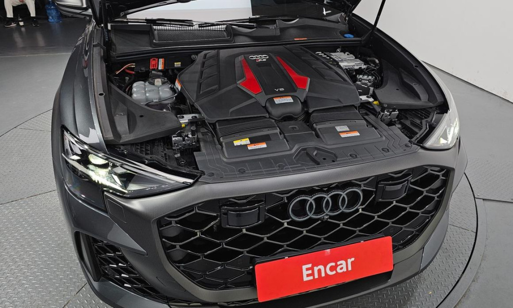 Audi RSQ8 4.0 TFSI Quattro Performance, 2025