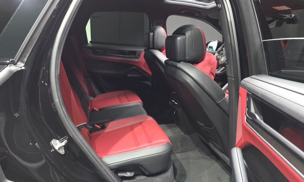 Porsche Cayenne 3.0, 2024