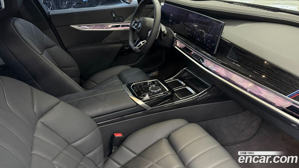 BMW 7-Series 740i xDrive M Sport, 2025