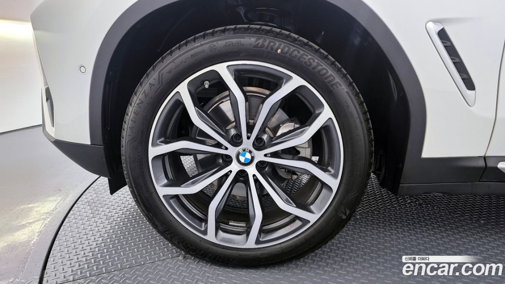 BMW X4 xDrive20i xLine, 2025
