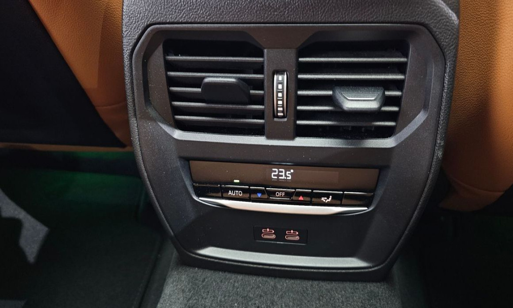 BMW 3-Series 320i M Sport, 2024