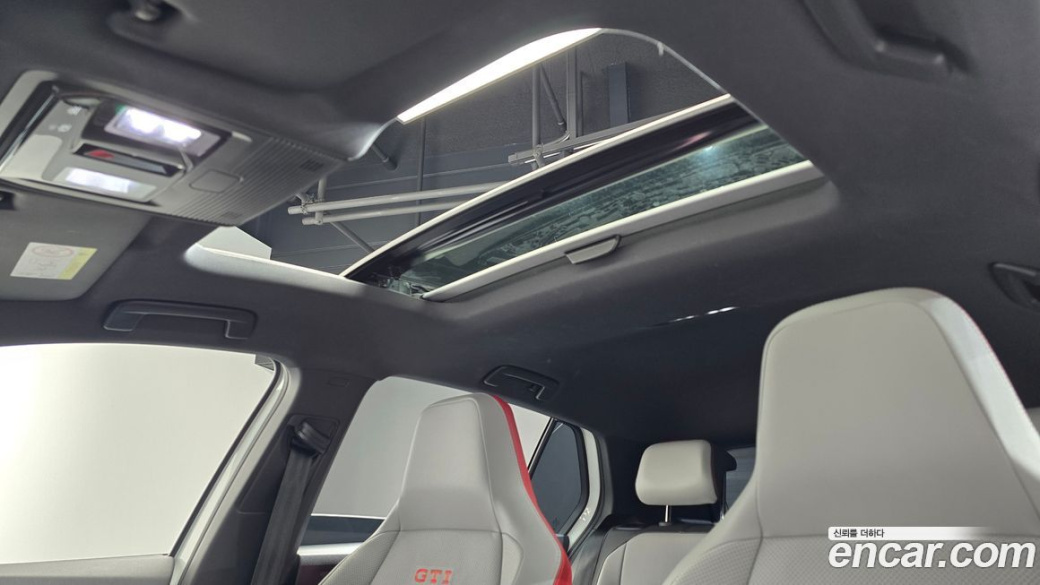 Volkswagen Golf 2.0 GTI, 2024