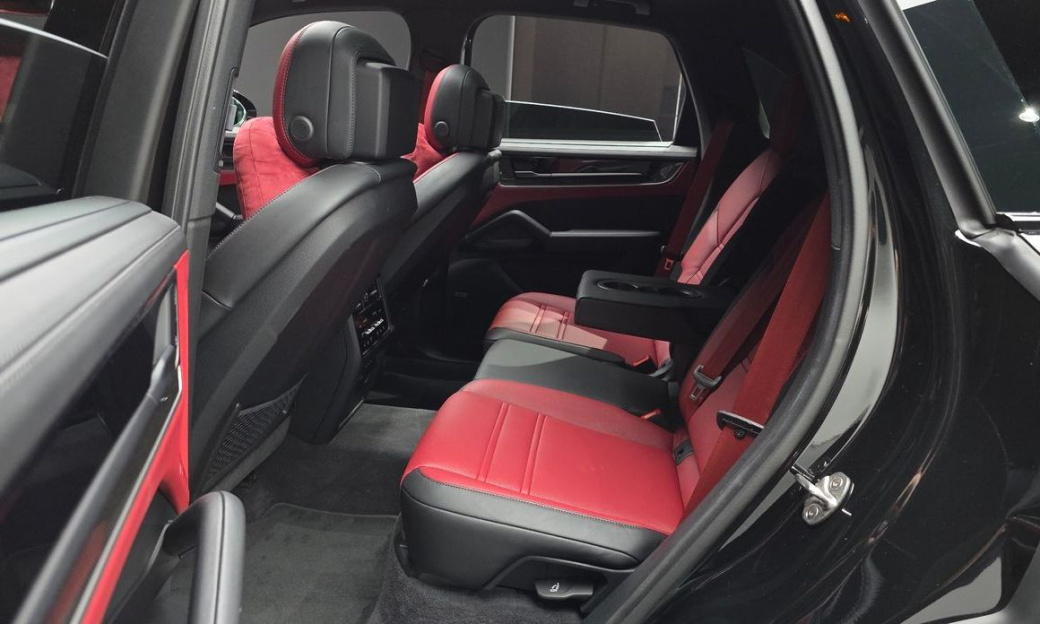 Porsche Cayenne 3.0, 2024