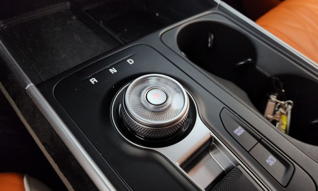 Kia Carnival 9-Seater Prestige, 2024