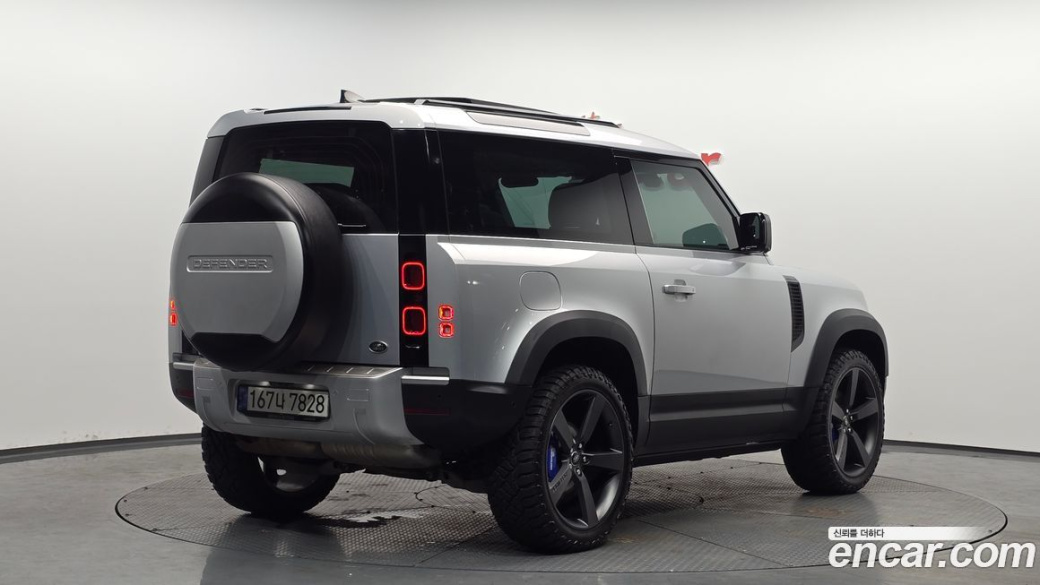 Land Rover Defender 90 D250 SE, 2022