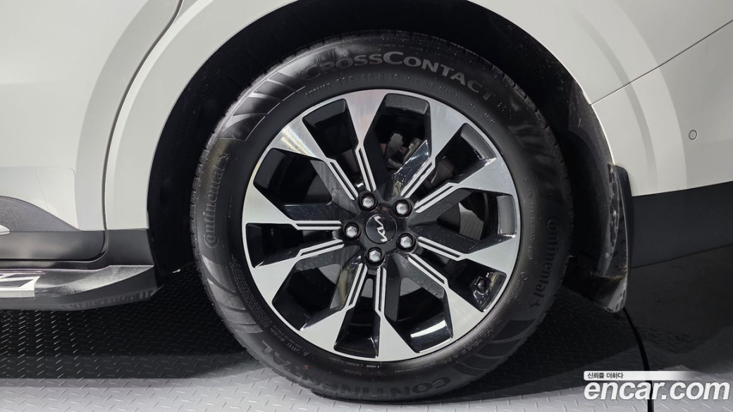 Kia Carnival 9-Seater Signature, 2023