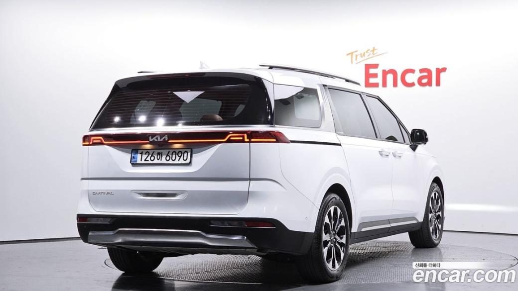 Kia Carnival 9-Seater Signature, 2022