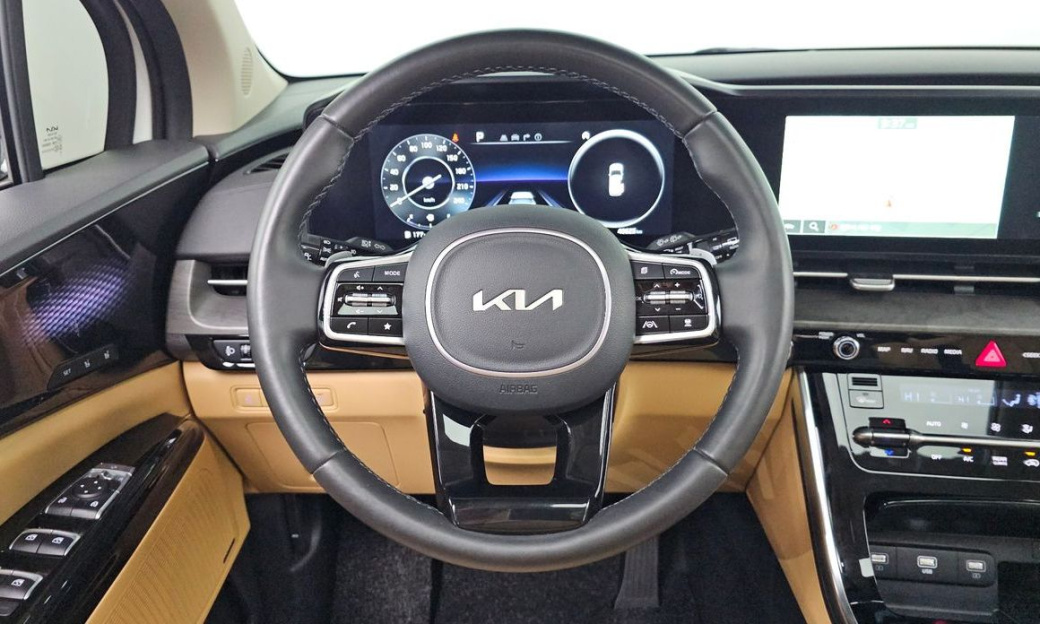 Kia Carnival 9-Seater Signature, 2023