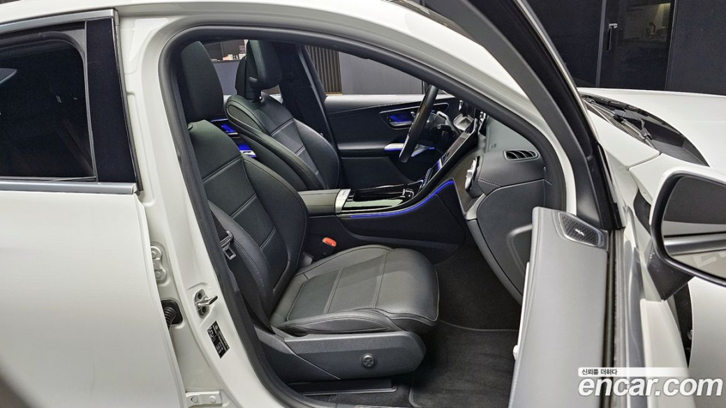 Mercedes-Benz GLC-Class GLC300 4MATIC Avnatgarde Coupe, 2025
