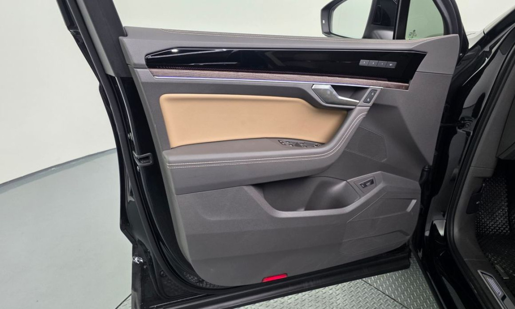 Volkswagen Touareg 3.0 TDI Prestige, 2024
