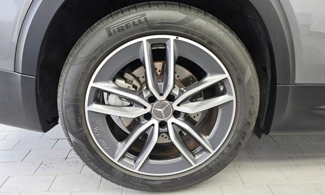 Mercedes-Benz GLB-Class AMG GLB35 4MATIC, 2025