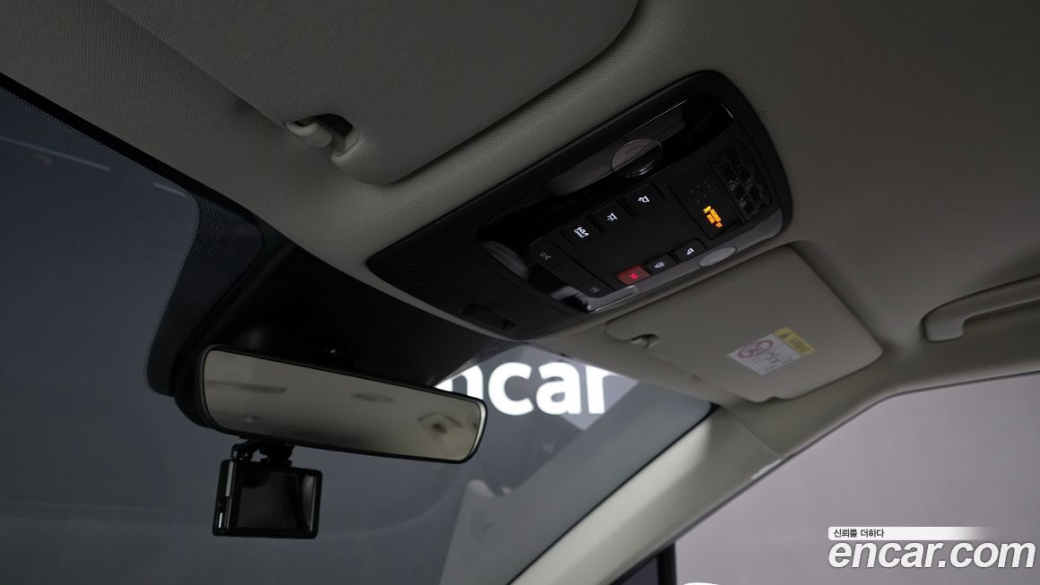 Kia Carnival 9-Seater Prestige, 2024
