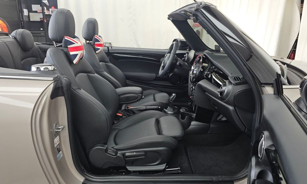 Mini Cooper Convertible Classic, 2024