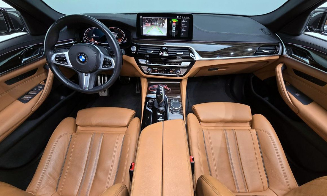 BMW 5-Series 520i M Sport, 2022