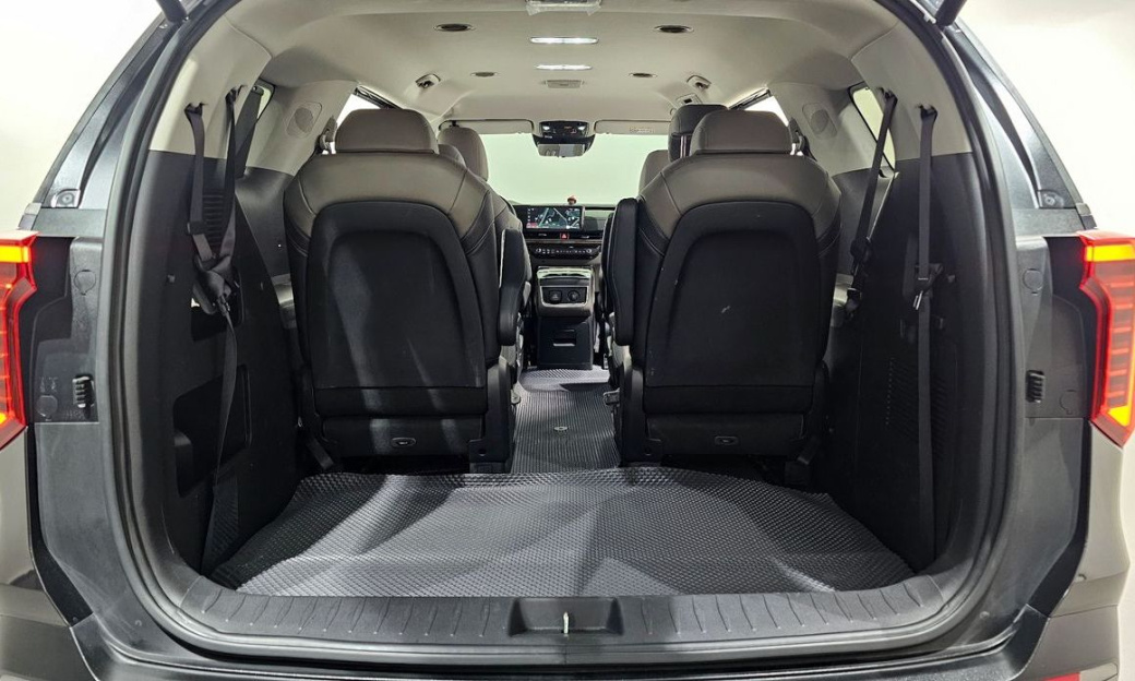 Kia Carnival 9-Seater Gravity, 2025