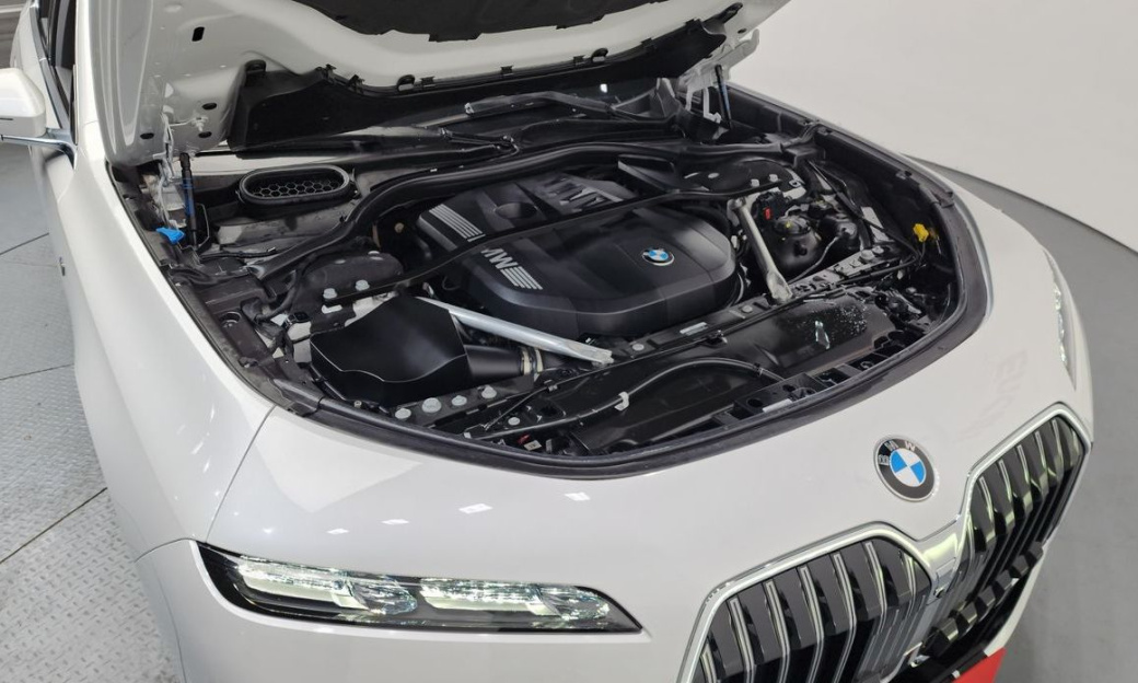 BMW 7-Series 740i xDrive M Sport, 2024