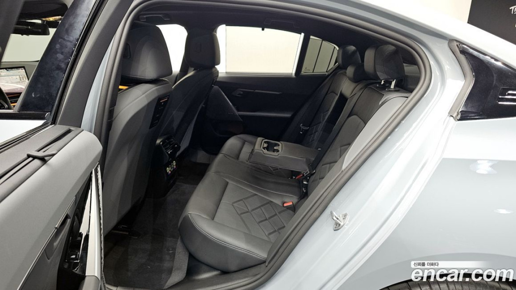 BMW 5-Series 530i xDrive M Sport, 2025