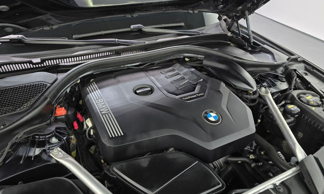 BMW 5-Series 530i M Sport Package, 2022