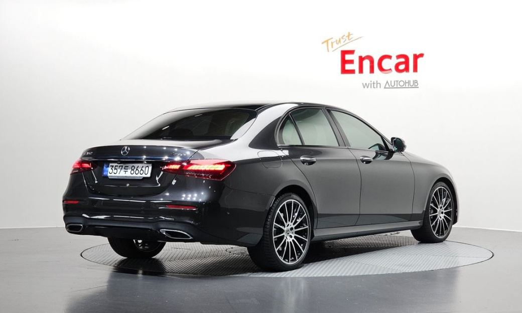 Mercedes-Benz E-Class E350 4MATIC AMG Line, 2023