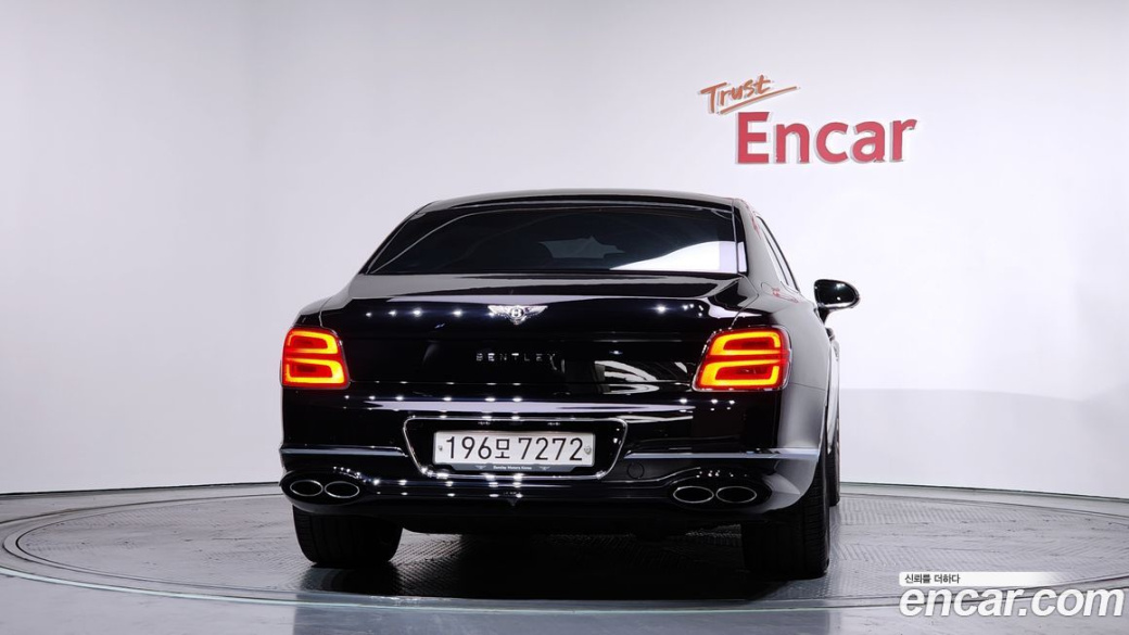 Bentley Flying Spur 4.0 Azure, 2023