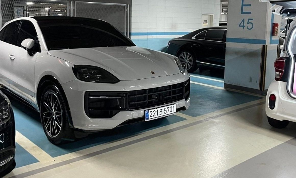 Porsche Cayenne 4.0 GTS Coupe, 2025