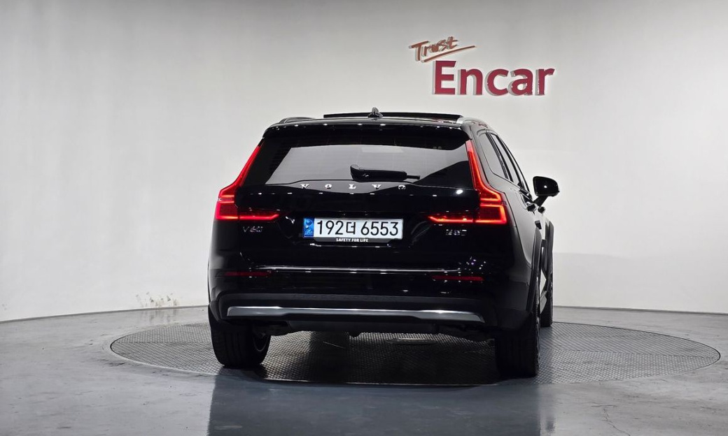 Volvo V60 B5 Ultimate AWD, 2023