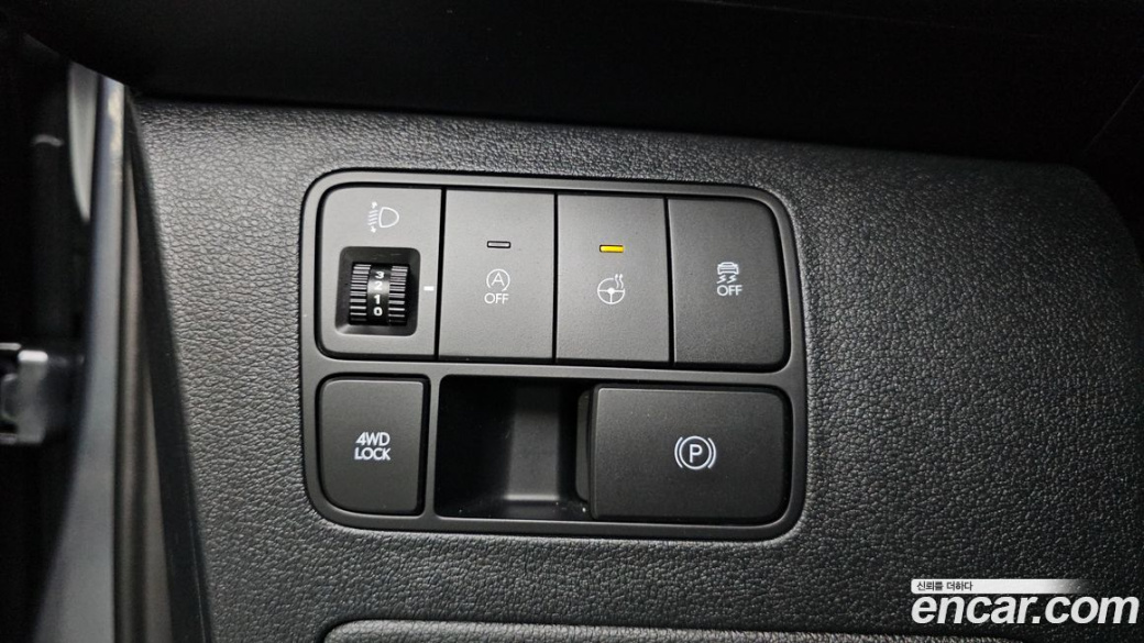 Hyundai Staria 4WD Tourer 11-Seater, 2024