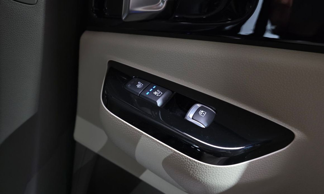 Kia Carnival 9-Seater Signature, 2023