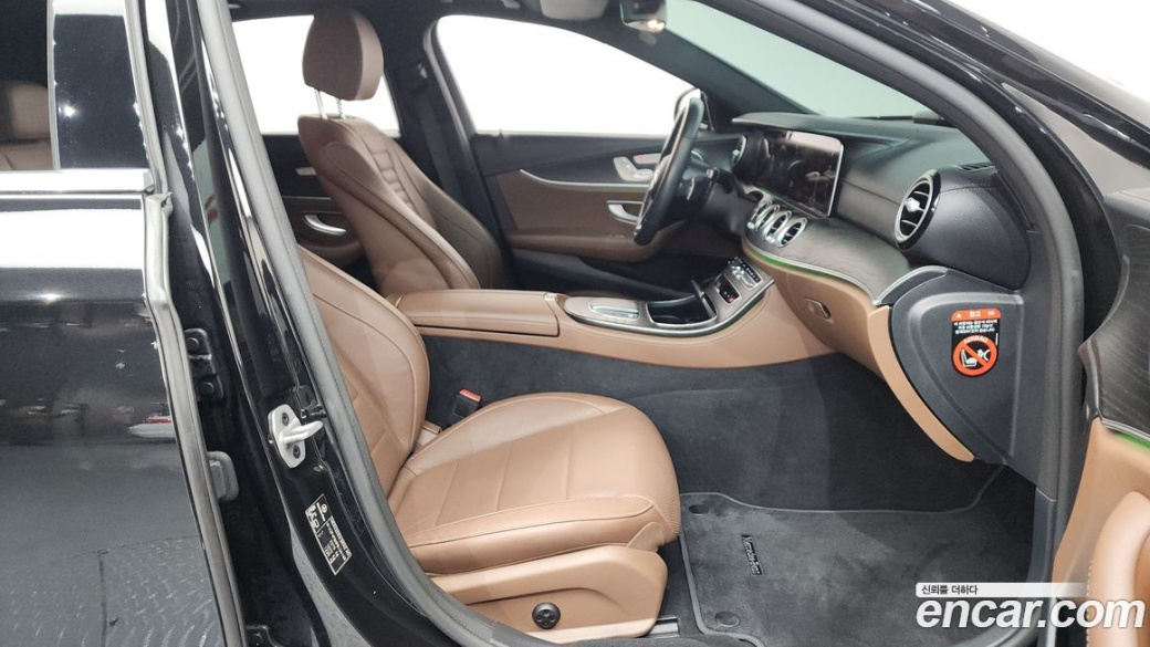 Mercedes-Benz E-Class E250 AMG Line, 2023
