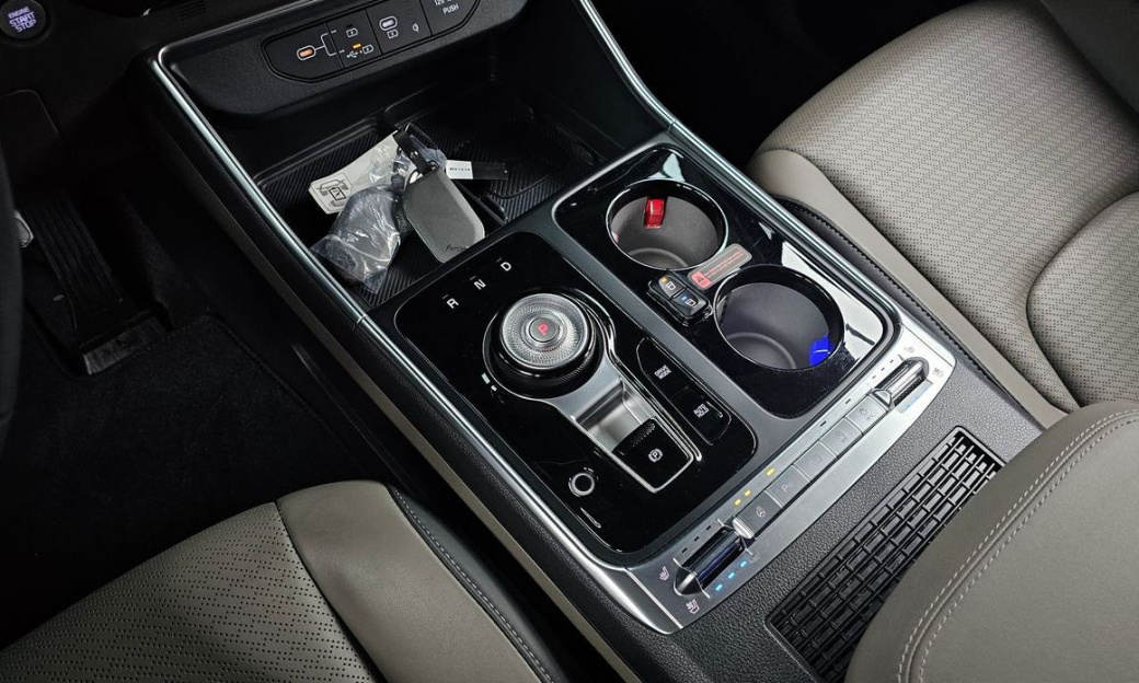 Kia Carnival 7-Seater Signature, 2025