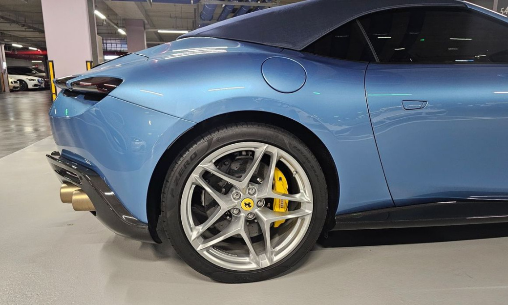 Ferrari Roma 3.9 Spider, 2025