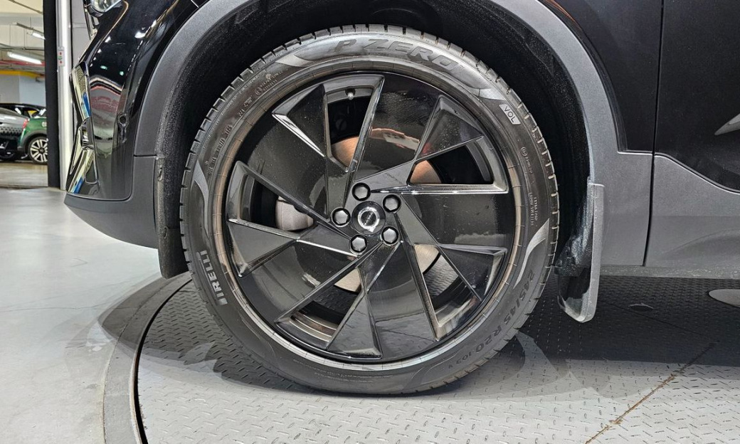 Volvo XC40 B4 Black Edition, 2025