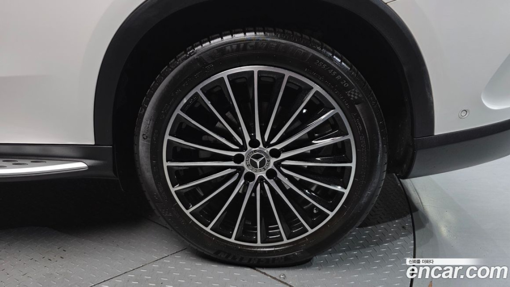 Mercedes-Benz GLC-Class GLC300 4MATIC AMG Line, 2024