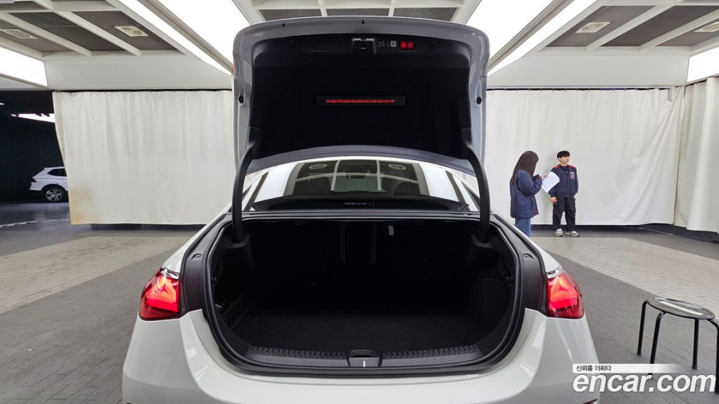 Mercedes-Benz E-Class E200 Avantgarde Limited, 2025